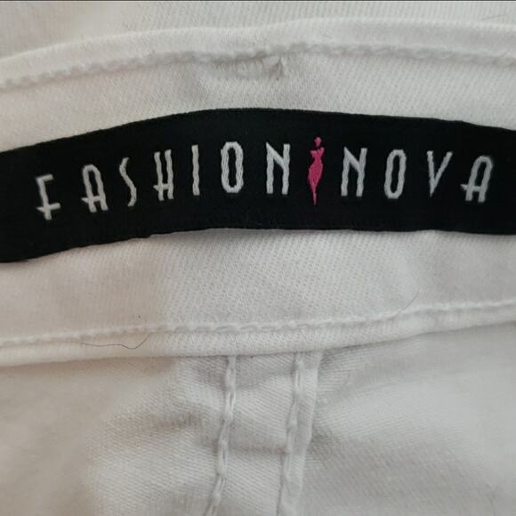 Fashion Nova White Distressed Skinny Jeans Size 24 - Picture 3 of 6